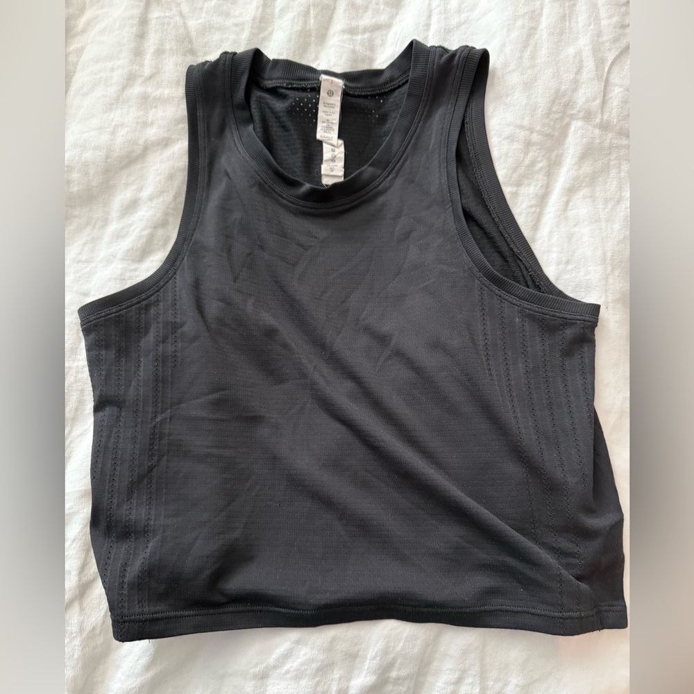 Lululemon train to be tank top *high-low hem